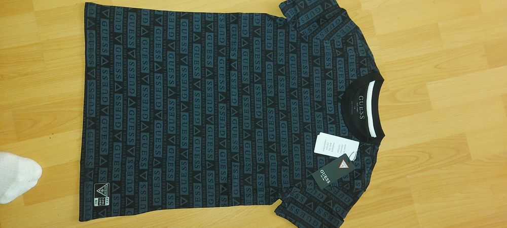 Vand Tricou Guess si Trenning Champion pentru Juniori !!!