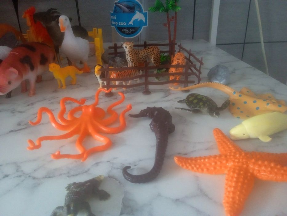 Продам красивые наборы животных за 2000тг