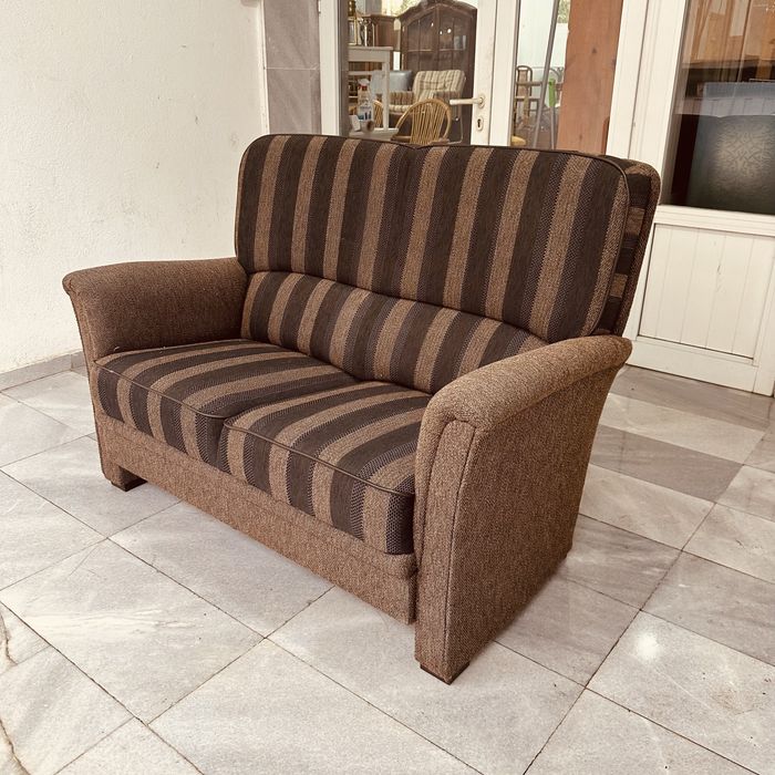 Холандски двуместен диван – вълнена дамаска, отлично състояние