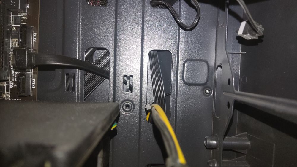 Kompyuter  komplekt mishka klaviatura monitor