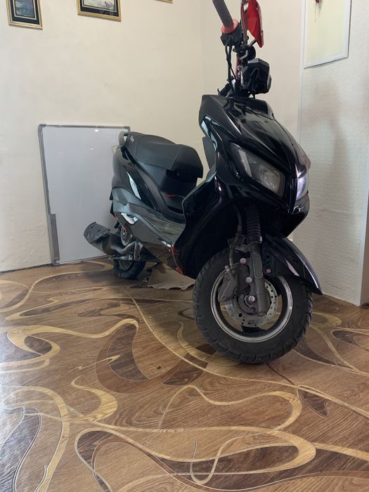 Продам скутер м8