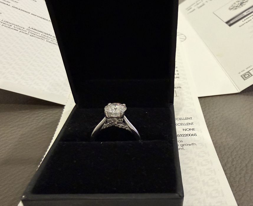 Диамантен пръстен 1,5 карата. Платина