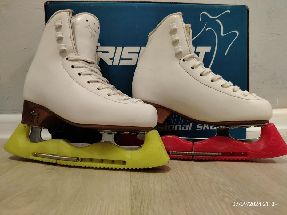 Коньки профессиональные