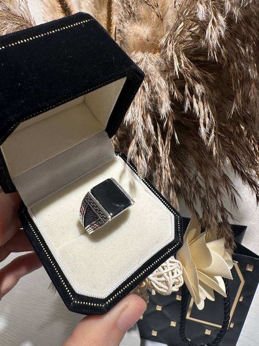 Серебряный шикарный перстень  Серебро 925 есть доставка