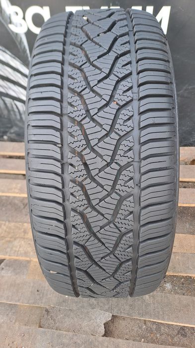 1бр. Почти Нова 225/45/17 Barum Quartaris 5