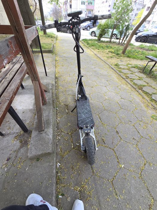 Продавам G2 Max във отлично състояние на 950 км