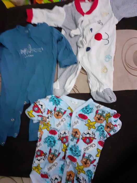 Бебешки дрехи за момче и обувки