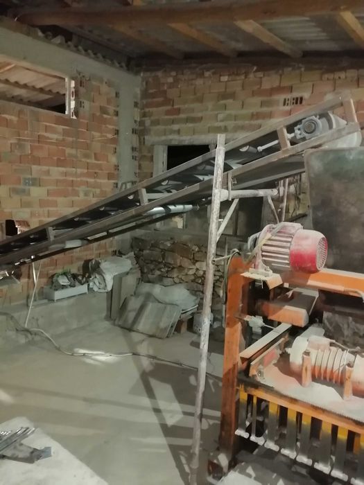 Машина за бетонни блокчета