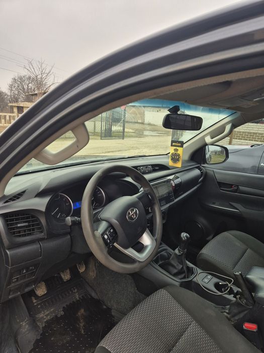 Toyota  Hilux ..