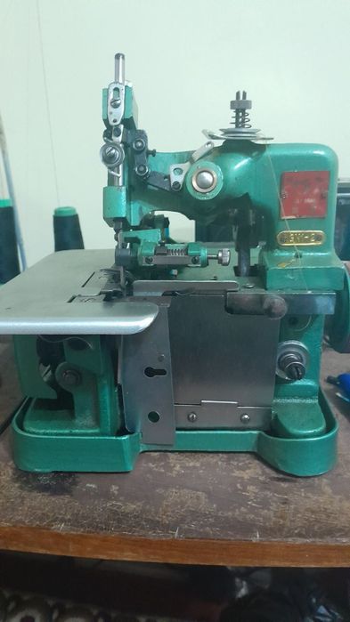 Хитой оверлоглари, холати яхши, 2 таси хам ишлайди, нархини келишамиз