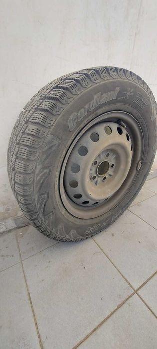 Шина 215.65.R16 (на 5шпилок) KIA