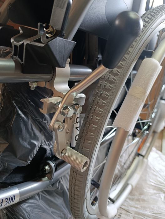 Коляска инвалидная новая , прогулочная