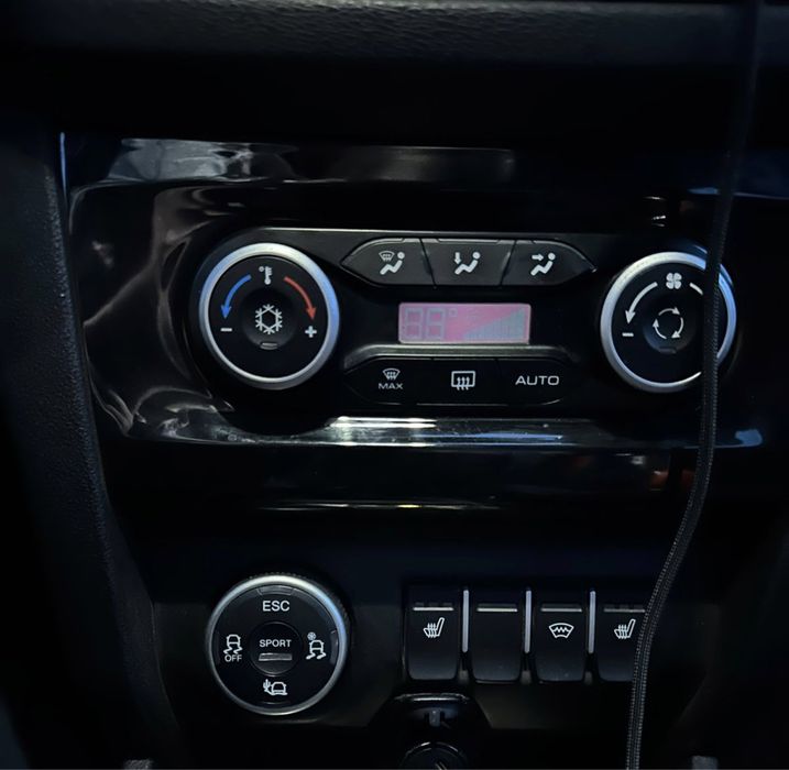 продам lada xray cross