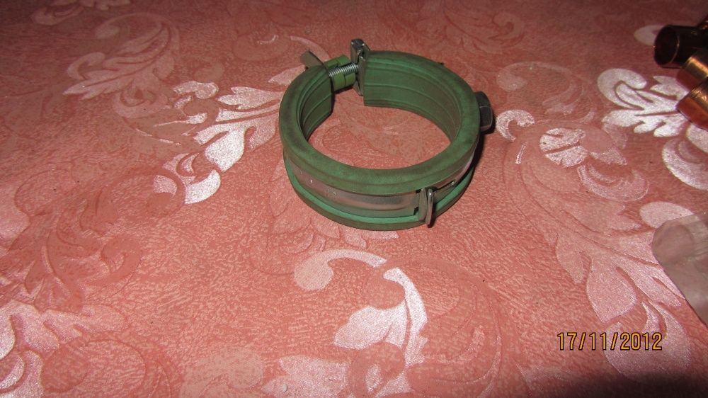 Держатель трубы металлический