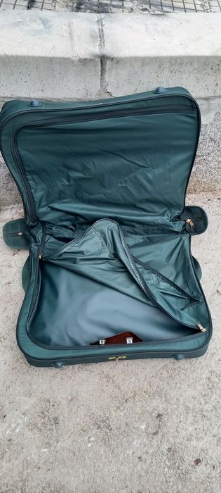 Куфари за дрехи и багаж