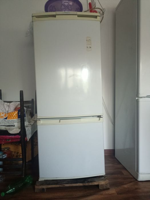 Продам рабочие холодильник
