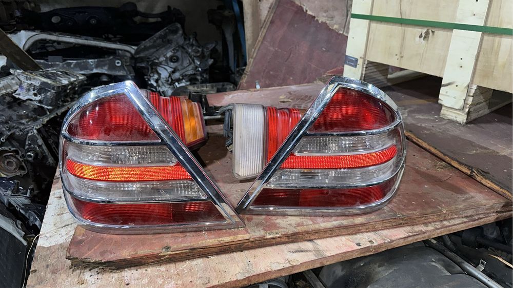 W203 рестайлинг задний фонарь стоп  авторазбор мерседес бу запчасть
