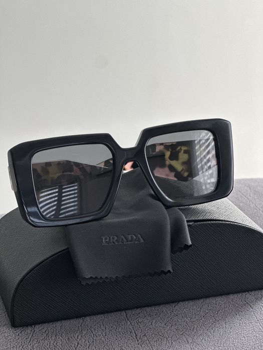 Слънчеви очила Prada