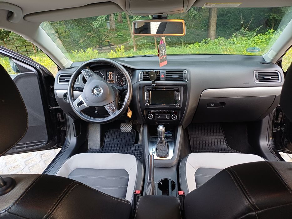 VOLKSWAGEN Jetta 2011 — imagine 5