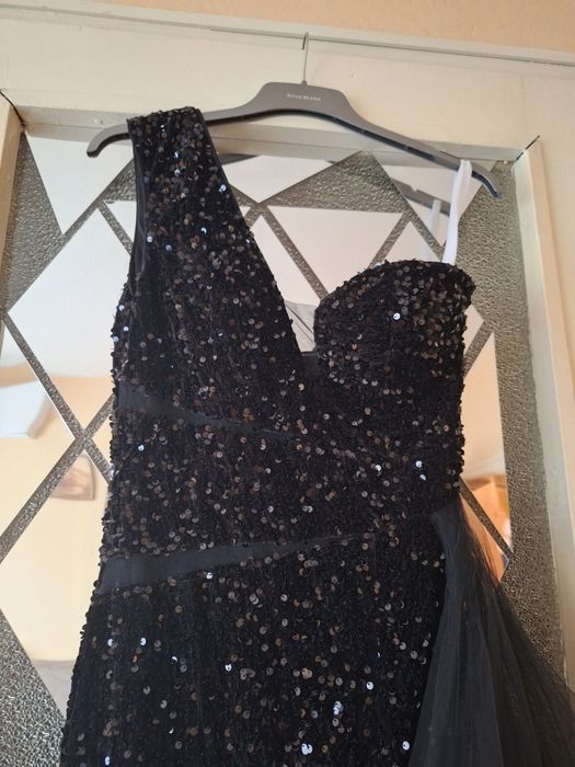 Официална  черна рокля