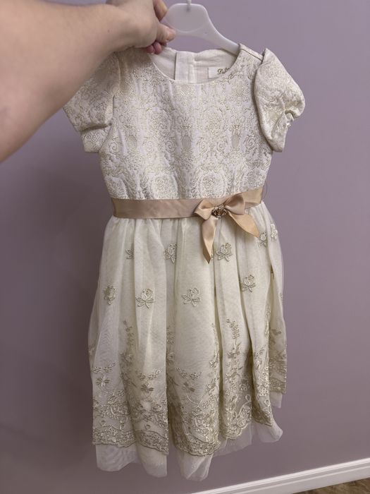 Нарядное платье на девочку