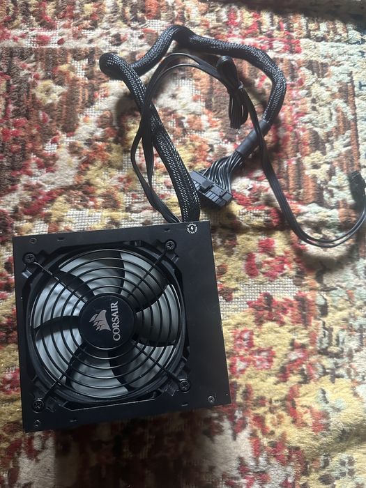 Sursă corsair 550w 80 plus gold