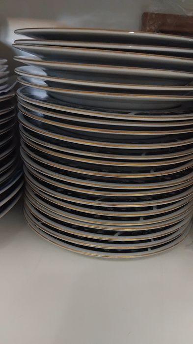 Продам тарелки 20см ,сервантного хранения