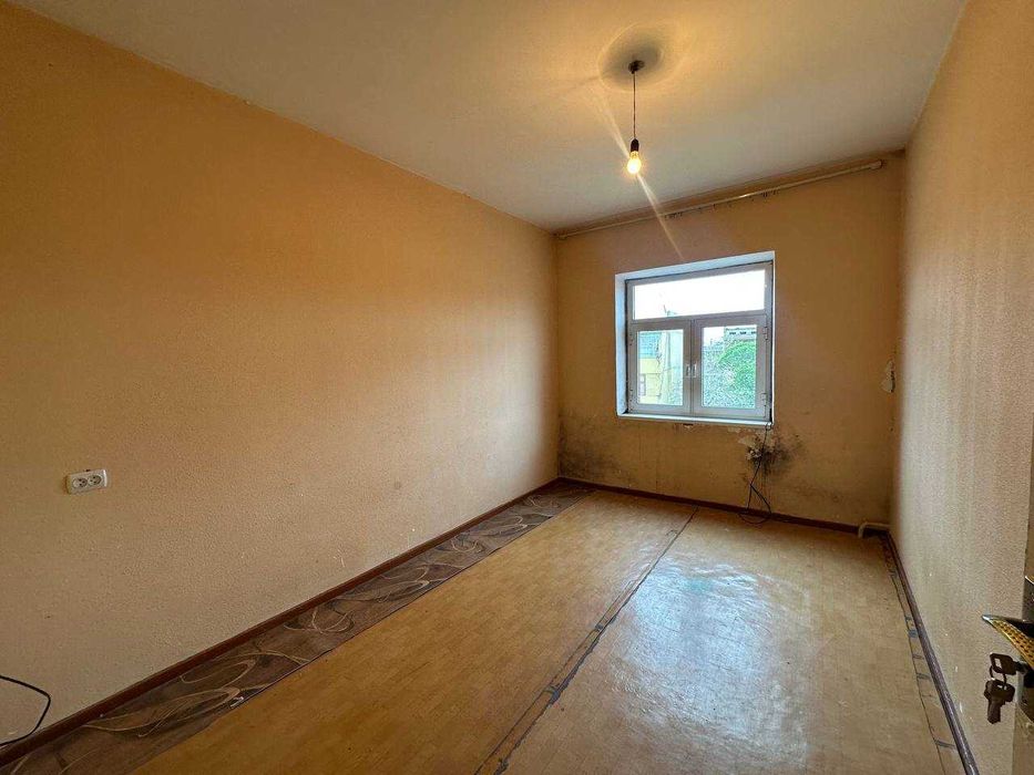 Продаётся 3х комн квартира на 4 этаже Ор-р Шарк 1 Базарчик