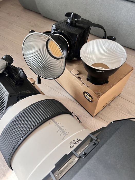 Nanlite Fs-300 x2  Nanlite Fl-20g fresnel