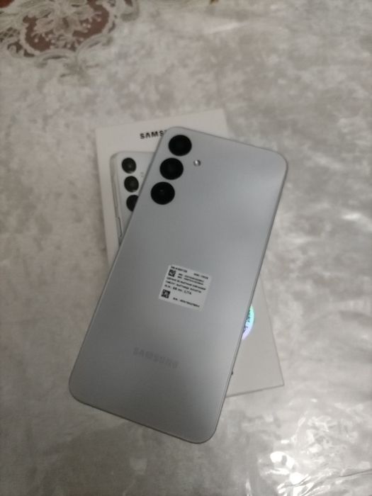 Samsung A 16  6/128GB. Holati ideal! Karobkasi bilan.