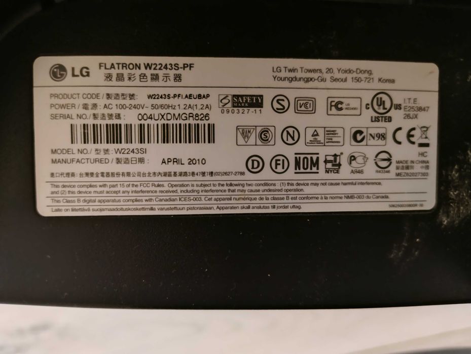 21.5" LG Flatron W2243S-PF