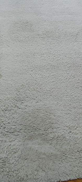 Vând covor stil blană, beige deschis, 120/180 cm
