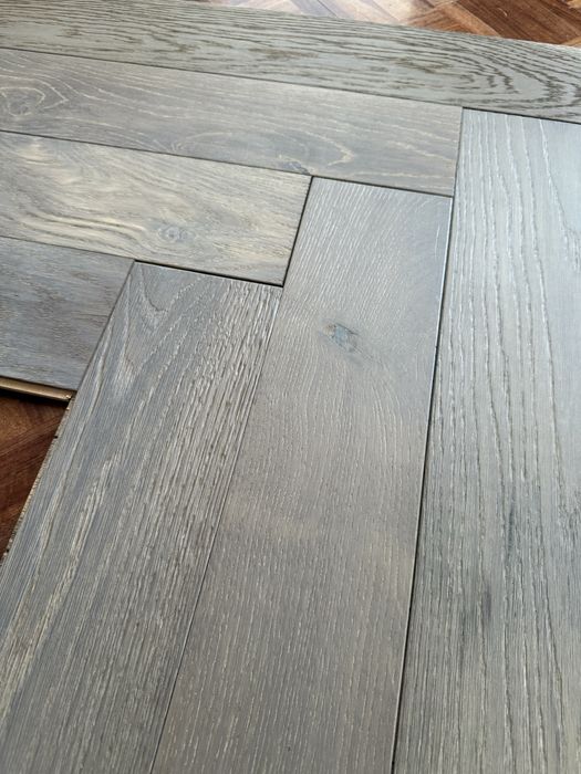 Естествен трислоен паркет 55 кв. м; рибена кост