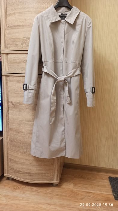 Продаю женский плащ