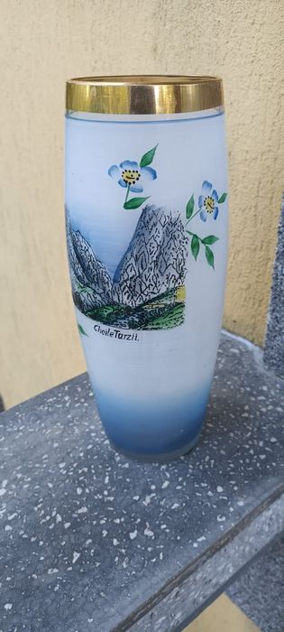 Vază veche, pictată manual, Cheile Turzii