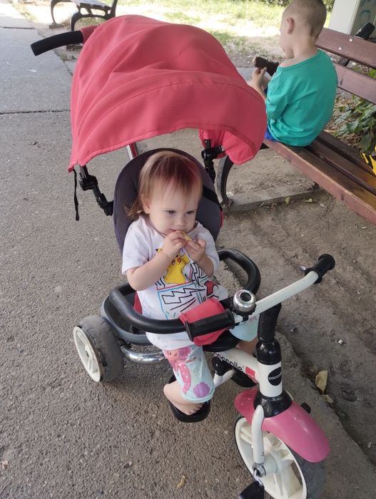 Tricicleta multifuncțională pentru fetițe