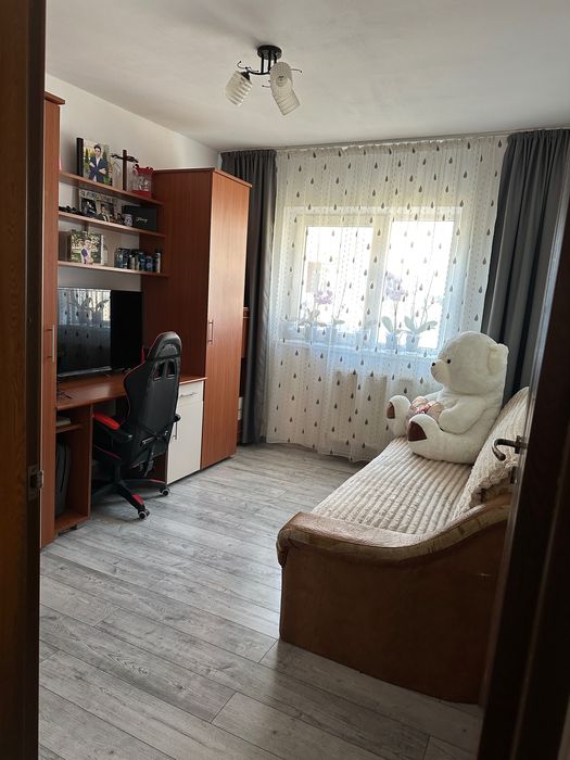 Apartament cu 3 camere