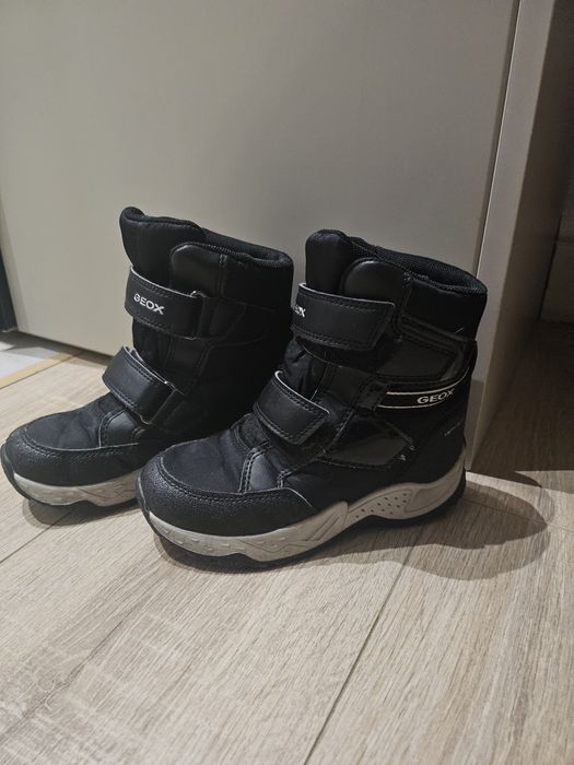 Продам детские ботинки Geox