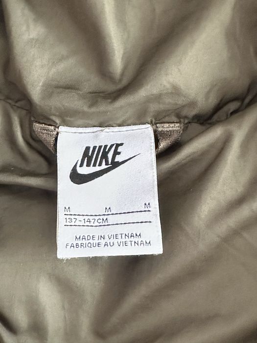 Зимно яке Nike ,маслено зелено