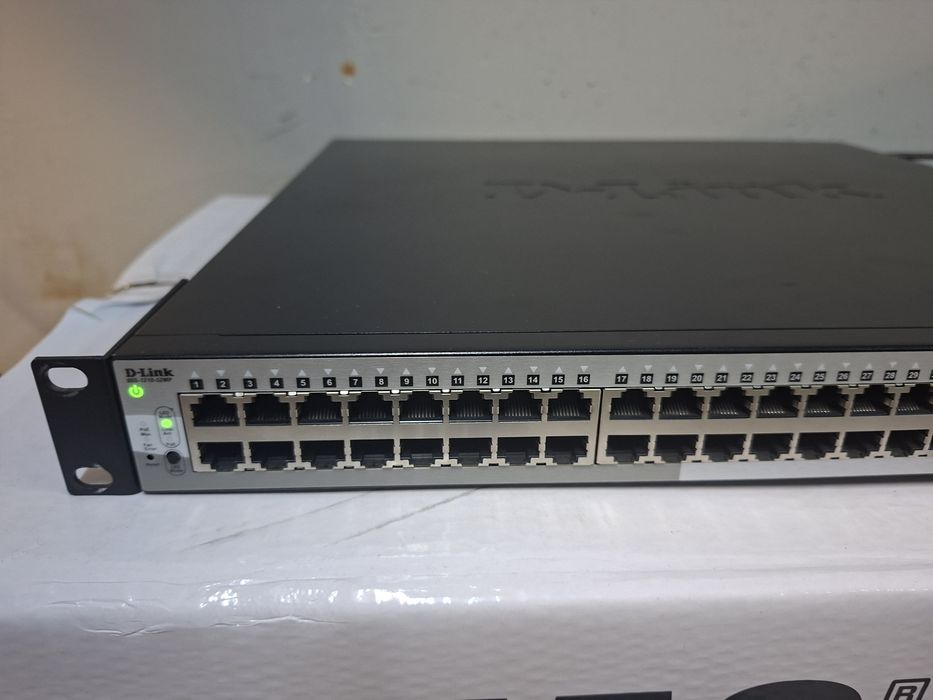Switch Gugabit D-Link 48 porturi+4xSFP PoE  +370W