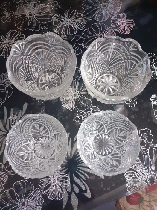Салатницы хрусталь 500 тенге