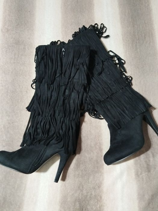 Дамски бутуши на ток