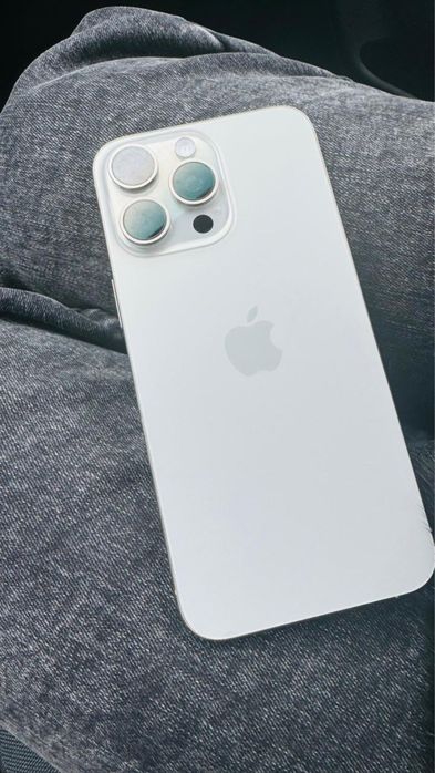 Продам Айфон 15 про макс