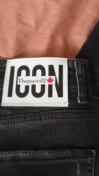 blugi dsquared2 , purtați o dată