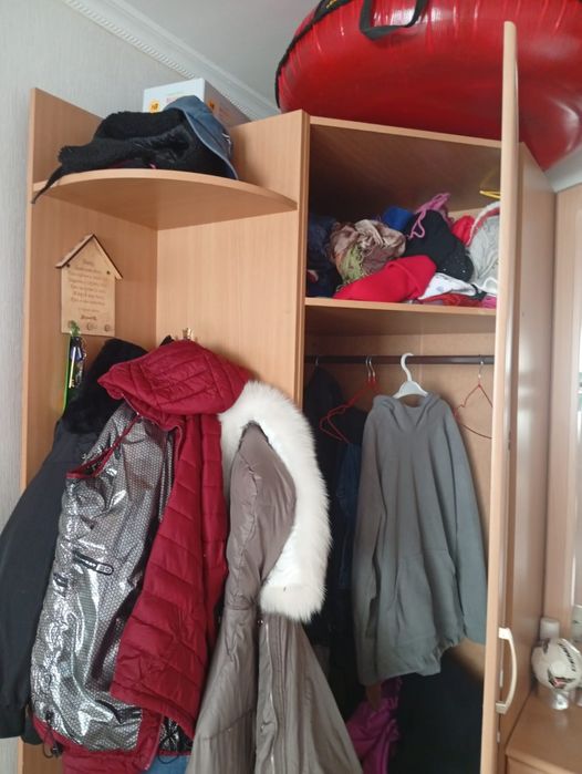 Шкаф в прихожую угловой