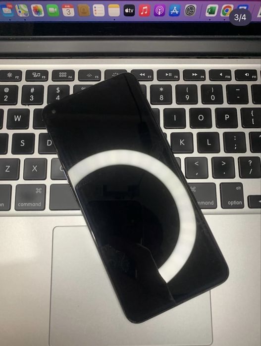 Телефон Oppo Reno 5