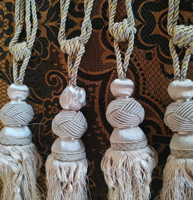 Подхваты для штор. Аксессуары на занавески.