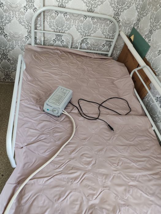 Медицинская кровать