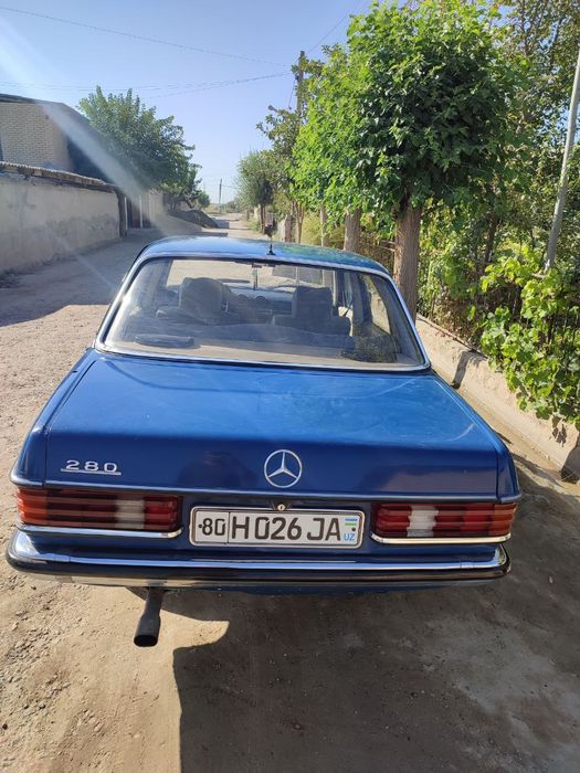 Mercedes-Benz  sotiladi