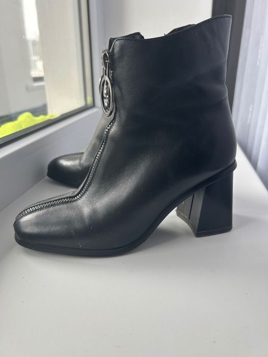 Ботинки кожаные женские